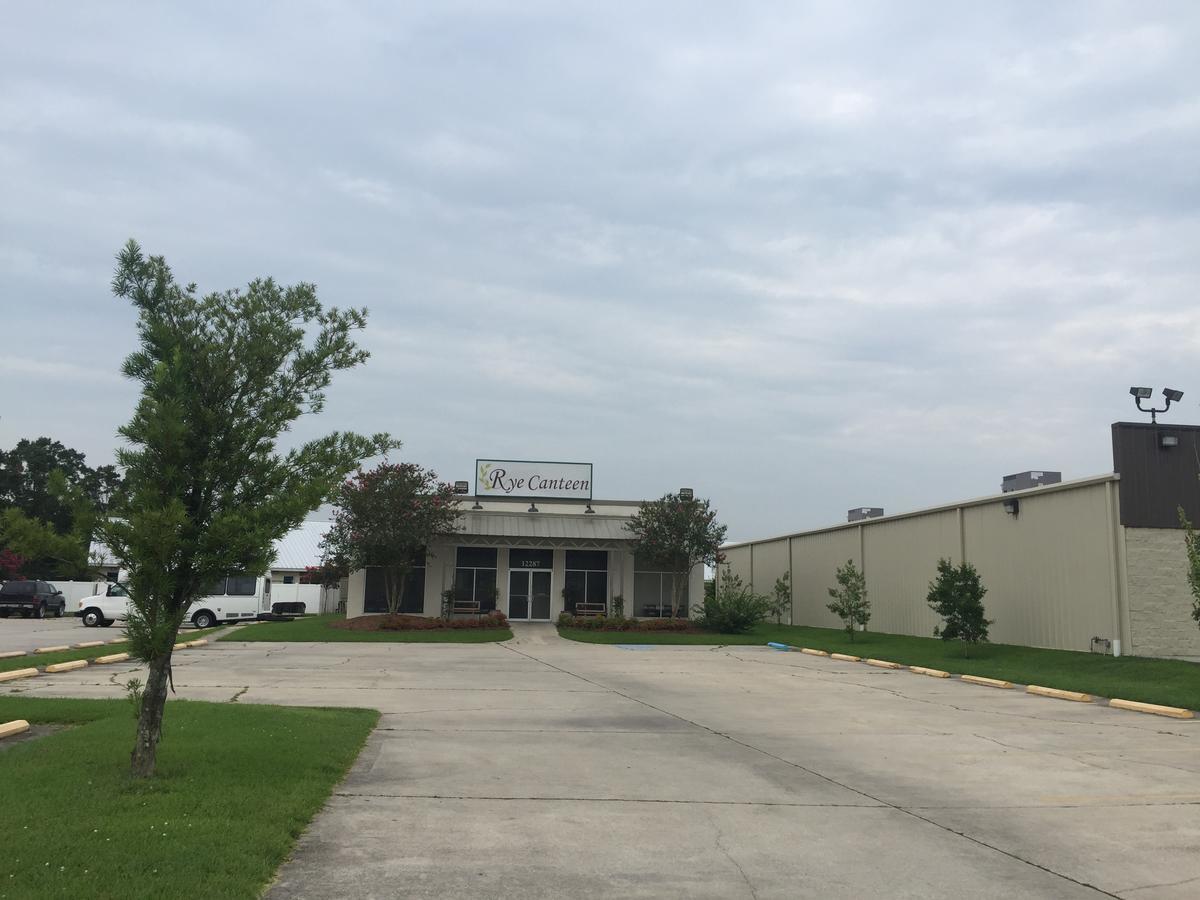 Cypress Inn Luling Exterior photo